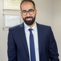 Dr. Tareq Al Qarra - د. طارق القرة - أخصائي جراحه العظام والمفاصل والعمود الفقري - Orthopedic surgery specialist